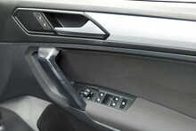 Volkswagen Tiguan TDI BlueMotion Tech SE Navigation 