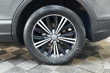 Volkswagen Tiguan TDI BlueMotion Tech SE Navigation 