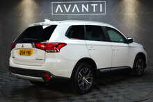 Mitsubishi Outlander DI-D 3 