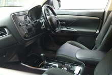 Mitsubishi Outlander DI-D 3 