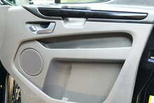 Ford Transit Custom 320 EcoBlue Limited 