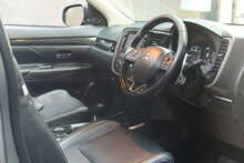 Mitsubishi Outlander DI-D 4 