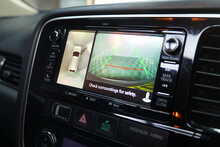 Mitsubishi Outlander DI-D 4 
