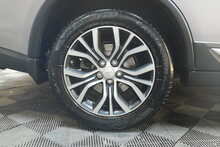 Mitsubishi Outlander DI-D 4 