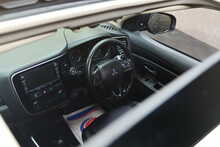 Mitsubishi Outlander DI-D 4 