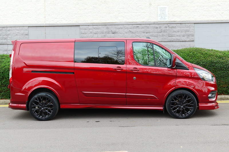 Ford 2.0 300 EcoBlue Limited Crew Van Double Cab 5dr Diesel Auto L2 H1 Euro 6 (s/s) (130 ps)