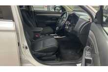 Mitsubishi Outlander DI-D 3 
