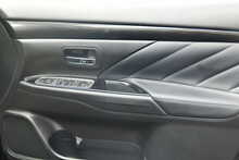 Mitsubishi Outlander DI-D 4 