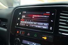 Mitsubishi Outlander DI-D 4 