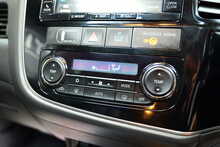 Mitsubishi Outlander DI-D 4 