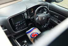 Mitsubishi Outlander DI-D 4 