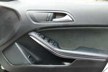 Mercedes-Benz GLA GLA200 AMG Line 