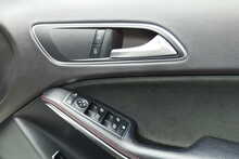 Mercedes-Benz GLA GLA200 AMG Line 