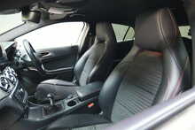 Mercedes-Benz GLA GLA200 AMG Line 