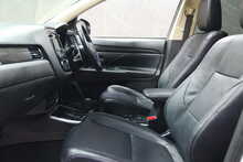 Mitsubishi Outlander DI-D 4 