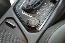 Volkswagen Tiguan TDI BlueMotion Tech SE Navigation 