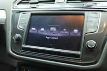 Volkswagen Tiguan TDI BlueMotion Tech SE Navigation 