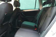 Volkswagen Tiguan TDI BlueMotion Tech SE Navigation 