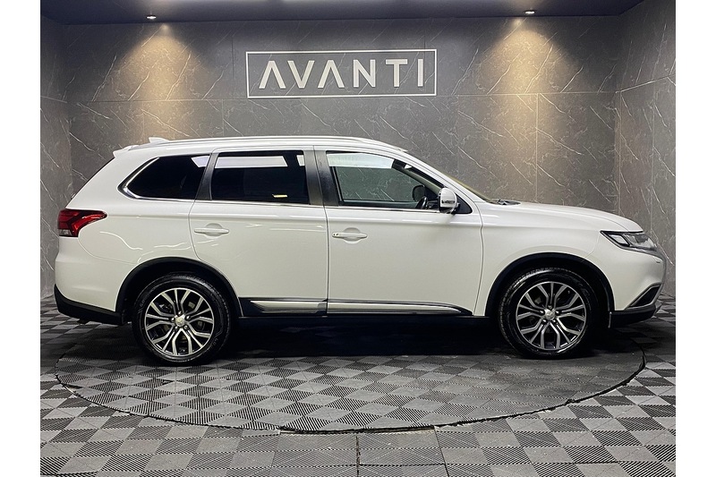 Mitsubishi 2.2 DI-D 4 SUV 5dr Diesel Auto 4WD Euro 6 (147 ps)