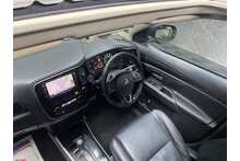 Mitsubishi Outlander DI-D 4 
