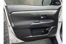 Mitsubishi Outlander DI-D 3 