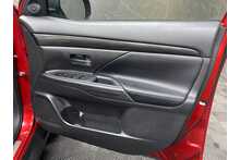 Mitsubishi Outlander DI-D 4 