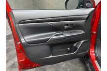 Mitsubishi Outlander DI-D 4 