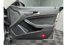 Mercedes-Benz CLA CLA180 AMG Line 