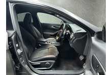 Mercedes-Benz CLA CLA180 AMG Line 