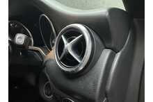 Mercedes-Benz CLA CLA180 AMG Line 