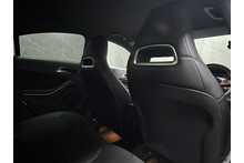Mercedes-Benz CLA CLA180 AMG Line 