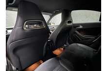 Mercedes-Benz CLA CLA180 AMG Line 