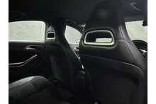Mercedes-Benz CLA CLA180 AMG Line Edition 