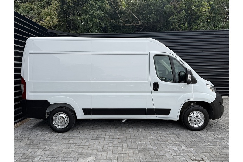 Vauxhall 2.2 CDTi 3500 BiTurbo Dynamic Panel Van 5dr Diesel Manual FWD L2 H2 Euro 6 (s/s) (140 ps)