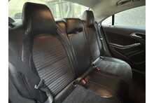 Mercedes-Benz CLA CLA180 AMG Line Edition 