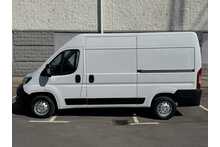 Peugeot Boxer BlueHDi 335 Professional Premium + 