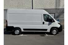 Peugeot Boxer BlueHDi 335 Professional Premium + 