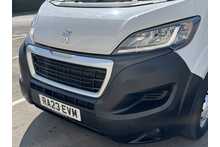 Peugeot Boxer BlueHDi 335 Professional Premium + 