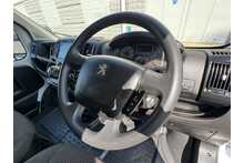 Peugeot Boxer BlueHDi 335 Professional Premium + 