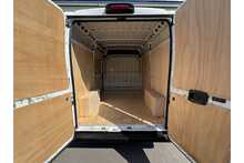 Peugeot Boxer BlueHDi 335 Professional Premium + 