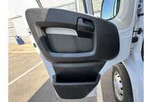 Peugeot Boxer BlueHDi 335 Professional Premium + 