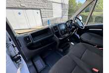 Peugeot Boxer BlueHDi 335 Professional Premium + 