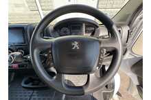 Peugeot Boxer BlueHDi 335 Professional Premium + 
