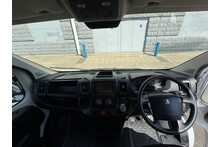 Peugeot Boxer BlueHDi 335 Professional Premium + 