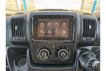 Peugeot Boxer BlueHDi 335 Professional Premium + 