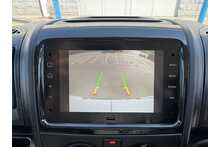 Peugeot Boxer BlueHDi 335 Professional Premium + 