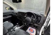 Mitsubishi Outlander DI-D 4 