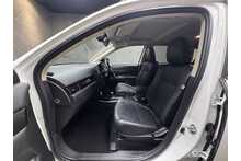Mitsubishi Outlander DI-D 4 