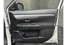 Mitsubishi Outlander DI-D 3 