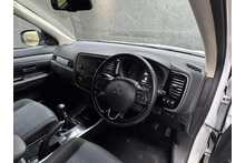 Mitsubishi Outlander DI-D 3 
